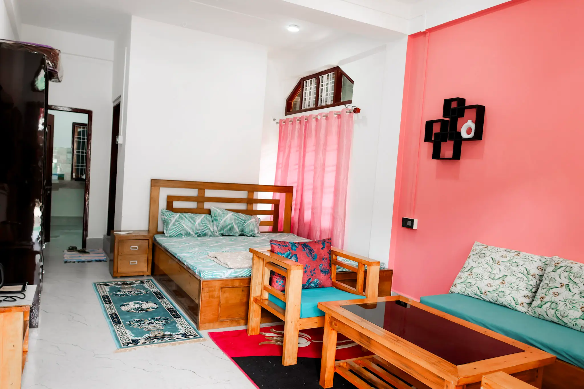 Spacious bedroom with mountain views at Daisy Homestay