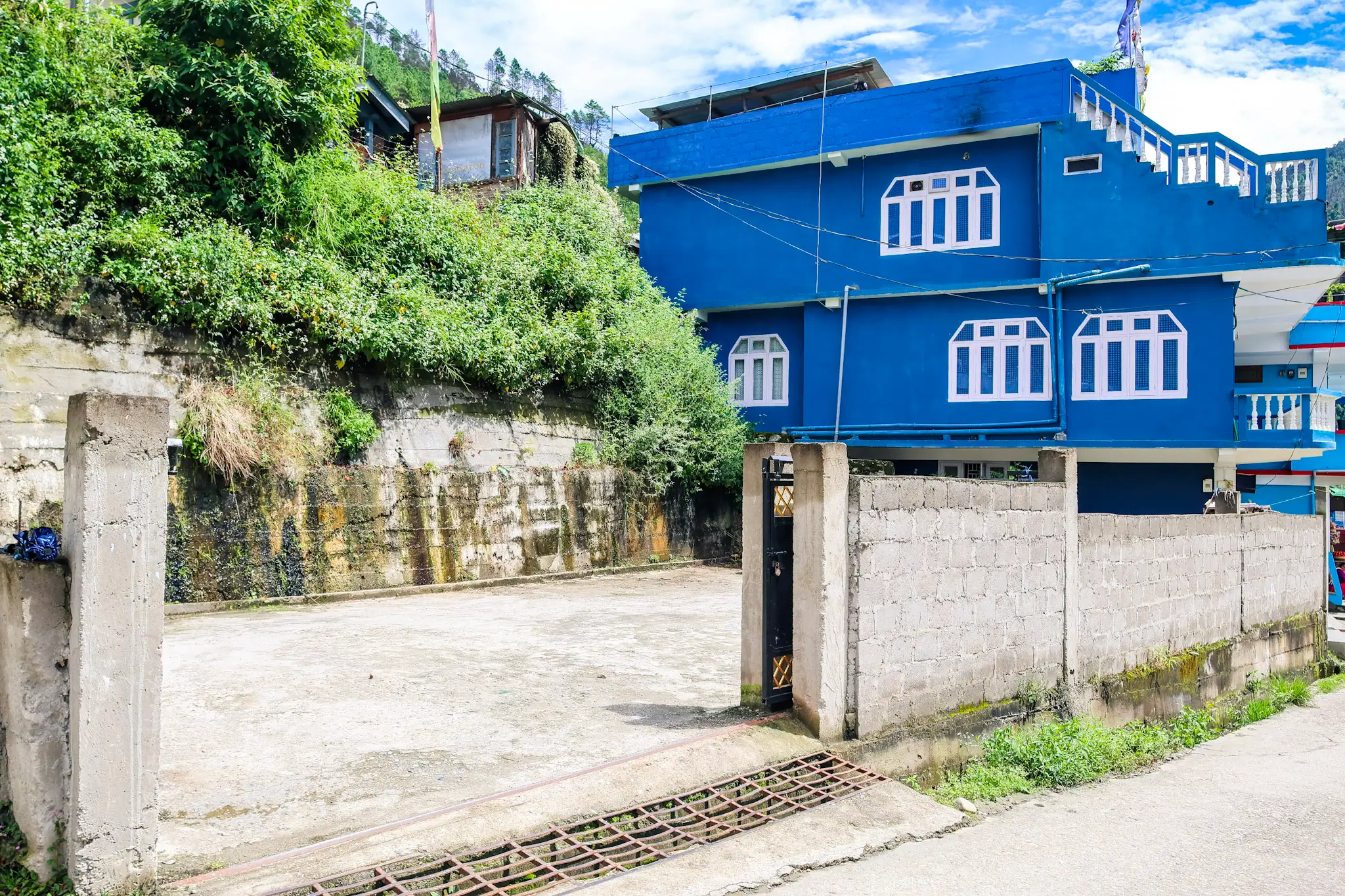 Convenient parking area at Daisy Homestay